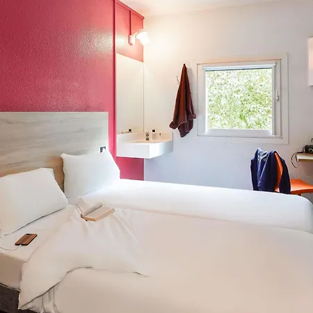 Hotelf1 Nantes Ouest