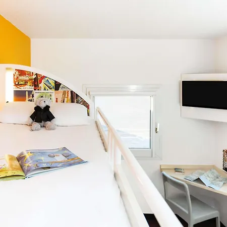 Hotelf1 Nantes Ouest *
