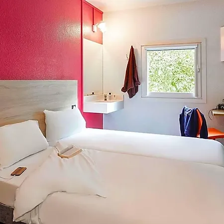 Hotelf1 Nantes Ouest Сен-Эрблен